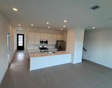 12618 Blue Catfish Lane - Photo Thumbnail 6