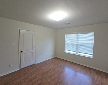2303 Golden Brandy Lane - Photo Thumbnail 7