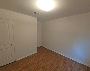 2303 Golden Brandy Lane - Photo Thumbnail 14
