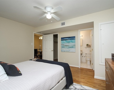 2208 Morse - Photo Thumbnail 15