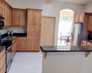 454 Fillmore Avenue Ne - Photo Thumbnail 6