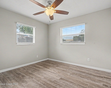 2222 Lucille Lane - Photo Thumbnail 8