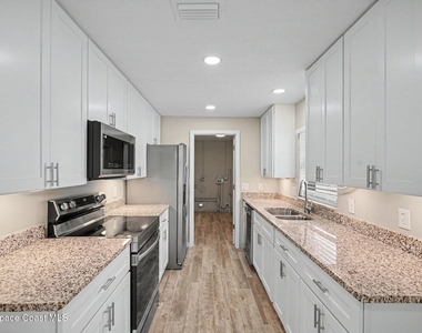 2222 Lucille Lane - Photo Thumbnail 6