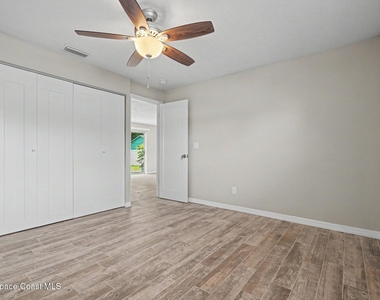 2222 Lucille Lane - Photo Thumbnail 11