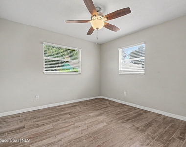 2222 Lucille Lane - Photo Thumbnail 10