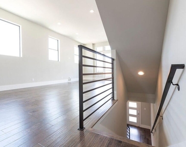 5703 Larkin - Photo Thumbnail 18