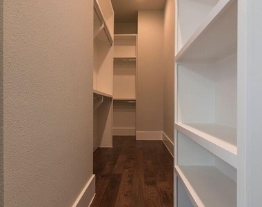 5703 Larkin - Photo Thumbnail 26