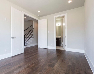 5703 Larkin - Photo Thumbnail 37