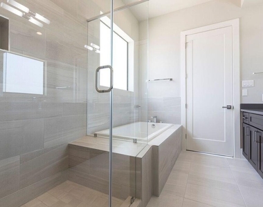 5703 Larkin - Photo Thumbnail 25