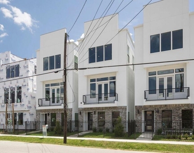 5703 Larkin - Photo Thumbnail 1