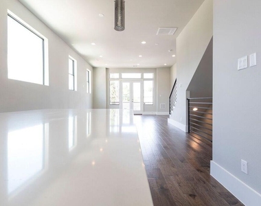 5703 Larkin - Photo Thumbnail 16