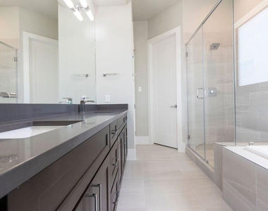 5703 Larkin - Photo Thumbnail 23