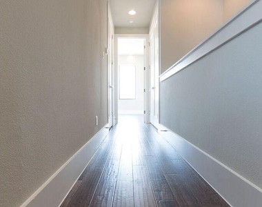 5703 Larkin - Photo Thumbnail 30