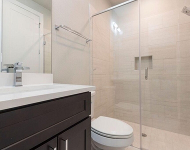 5703 Larkin - Photo Thumbnail 38