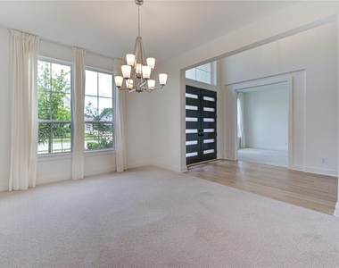 10318 Fountain Shore Drive - Photo Thumbnail 5