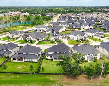 10318 Fountain Shore Drive - Photo Thumbnail 47
