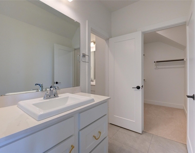 10318 Fountain Shore Drive - Photo Thumbnail 32