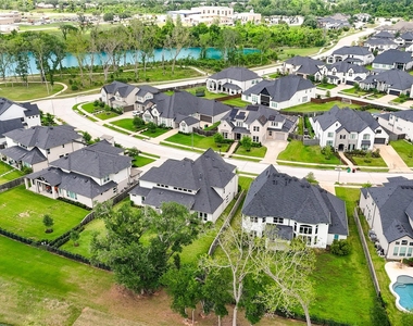 10318 Fountain Shore Drive - Photo Thumbnail 48