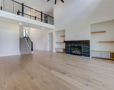 10318 Fountain Shore Drive - Photo Thumbnail 13