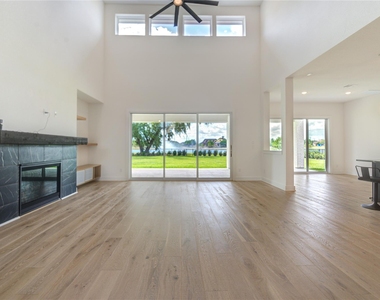 10318 Fountain Shore Drive - Photo Thumbnail 10