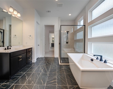 10318 Fountain Shore Drive - Photo Thumbnail 30