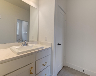 10318 Fountain Shore Drive - Photo Thumbnail 37