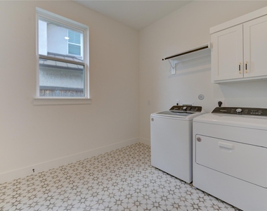 10318 Fountain Shore Drive - Photo Thumbnail 19