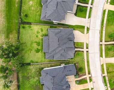 10318 Fountain Shore Drive - Photo Thumbnail 49