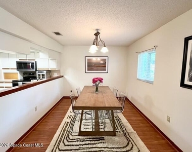2108 Rosewood Drive - Photo Thumbnail 9