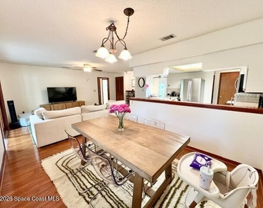 2108 Rosewood Drive - Photo Thumbnail 10