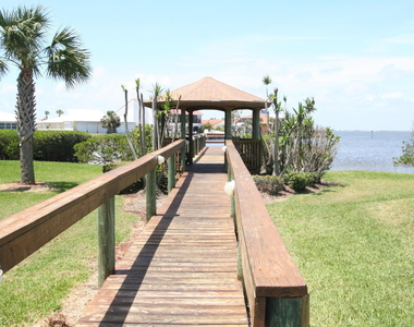 5805 N Banana River Boulevard - Photo Thumbnail 13