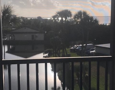 5805 N Banana River Boulevard - Photo Thumbnail 8