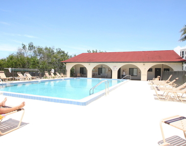 5805 N Banana River Boulevard - Photo Thumbnail 2