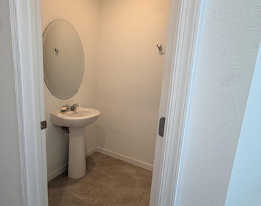 1707 Colebrook Circle Sw - Photo Thumbnail 8