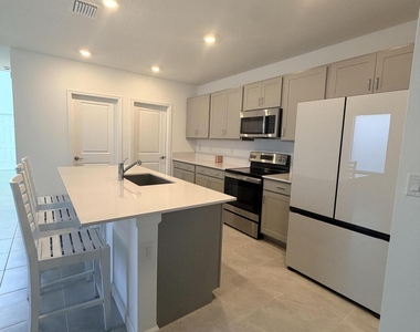 1707 Colebrook Circle Sw - Photo Thumbnail 7