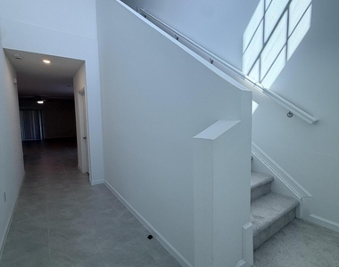 1707 Colebrook Circle Sw - Photo Thumbnail 2
