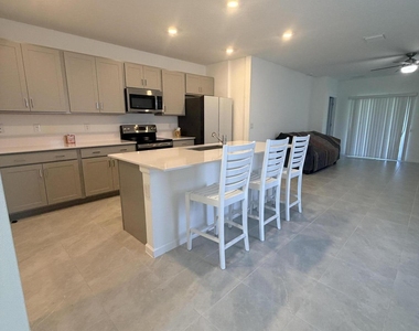 1707 Colebrook Circle Sw - Photo Thumbnail 3