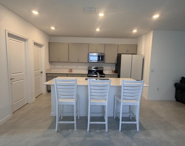 1707 Colebrook Circle Sw - Photo Thumbnail 6