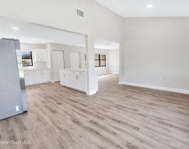 644 Nida Drive - Photo Thumbnail 3