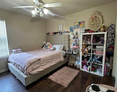 10446 Harbor Canyon Drive - Photo Thumbnail 6