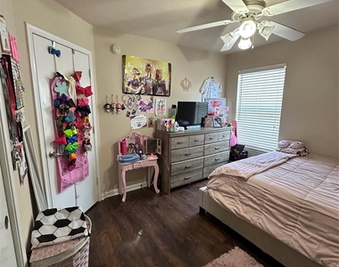 10446 Harbor Canyon Drive - Photo Thumbnail 7