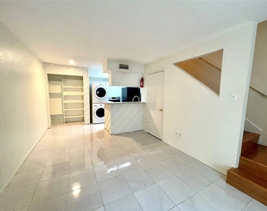 2100 Wilcrest Drive - Photo Thumbnail 3