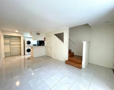 2100 Wilcrest Drive - Photo Thumbnail 2