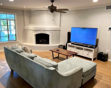 5616 Pine Street - Photo Thumbnail 4