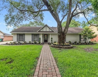 5616 Pine Street - Photo Thumbnail 10