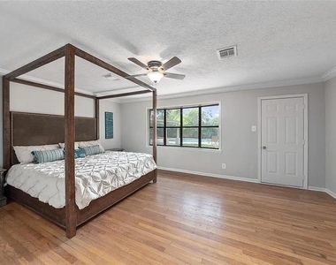 5616 Pine Street - Photo Thumbnail 6