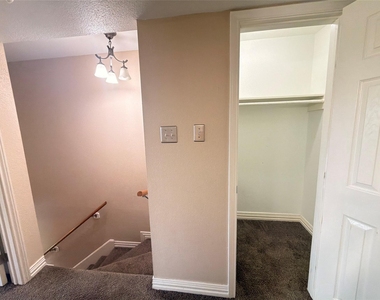 4210 Wyatt Street - Photo Thumbnail 24