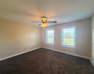 4210 Wyatt Street - Photo Thumbnail 17