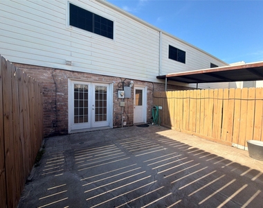 4210 Wyatt Street - Photo Thumbnail 15