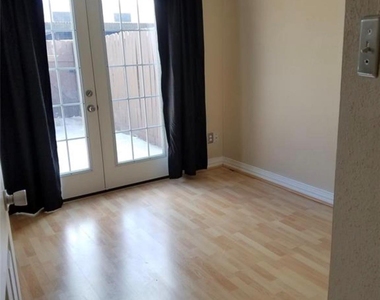 4210 Wyatt Street - Photo Thumbnail 7